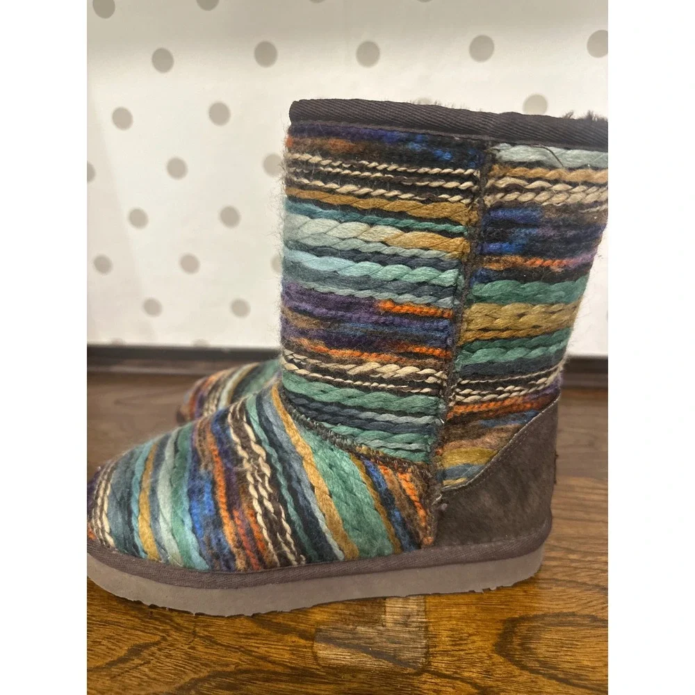 Lamo Juarez Kids Multi Color Striped Knit Faux Fur Lined Winter Boots Size 5